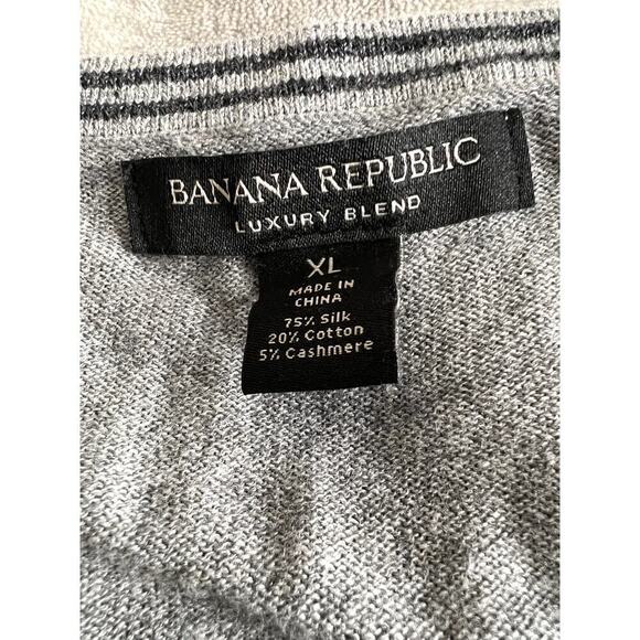 Banana Republic women's size XL grey luxury blend sweater light weight v-neck - Picture 6 of 7